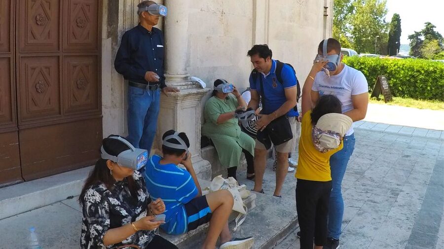 Zadar: Virtual Reality Guided History Walking Tour - Looking inside St. Chrysogonus’ Church