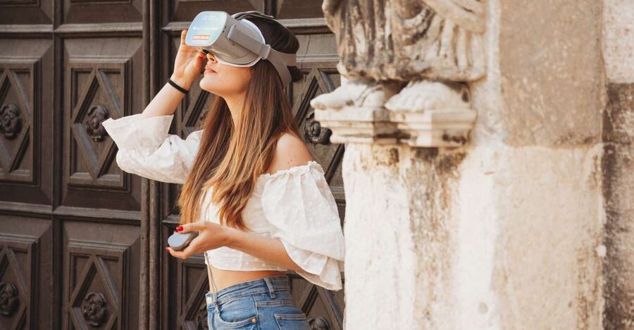 Zadar: Virtual Reality Guided History Walking Tour - Standing in the Roman Forum