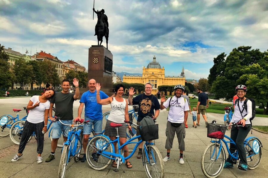 Zagreb: 2.5-Hour Highlights Bike Tour - Stone Gate, Lotrščak Tower, and St. Mark’s Church
