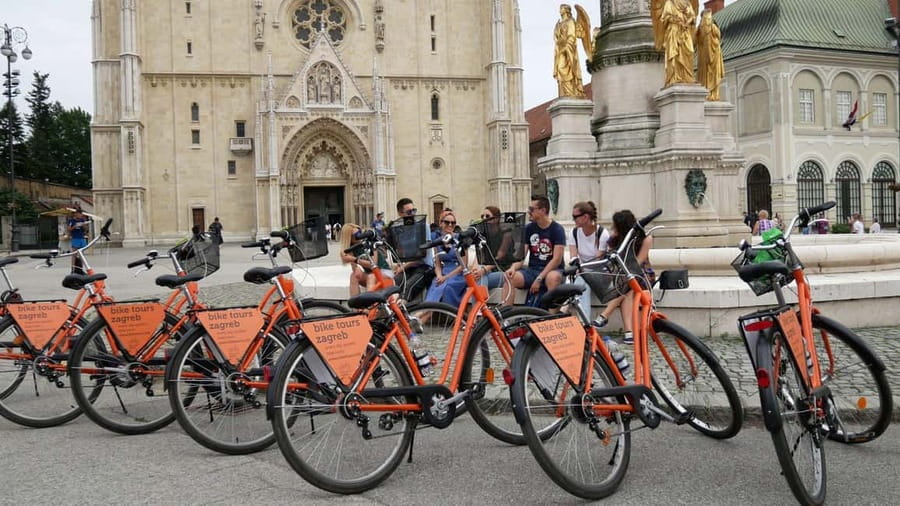 Zagreb: 3–Hour Classic Bike Tour - Ban Josip Jelačić Square and Zagreb Cathedral