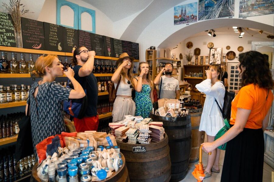 Zagreb: Food Tour with Tastings - Meeting the guide beneath the horse statue