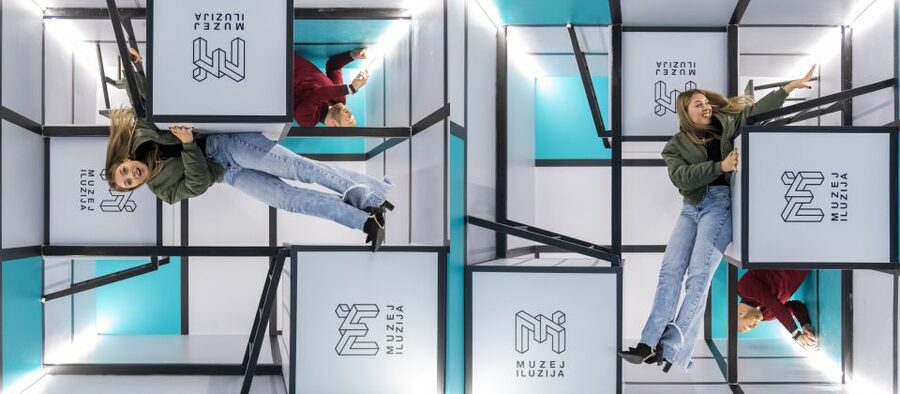 Zagreb: Museum of Illusions Entrance Ticket - The First Rooms: Simple Tricks With Big Reactions