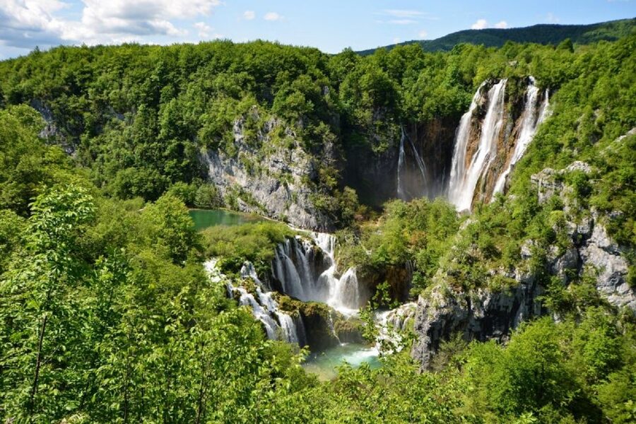 Zagreb to Split: Private Transfer with Plitvice Lakes - Walking the wooden paths at Plitvice Lakes